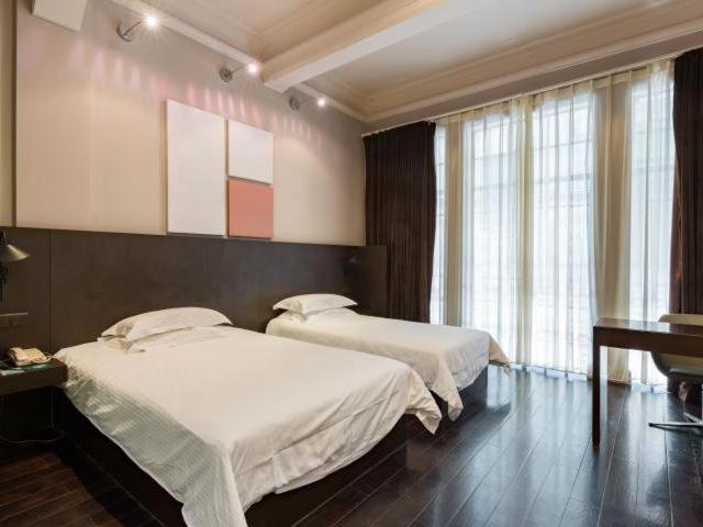 Jinjiang Inn Nanjing Road Pedestrian Streeteast Asia Hotel Шанхай Экстерьер фото