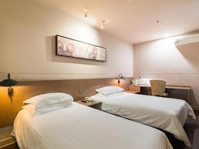 Jinjiang Inn Nanjing Road Pedestrian Streeteast Asia Hotel Шанхай Экстерьер фото